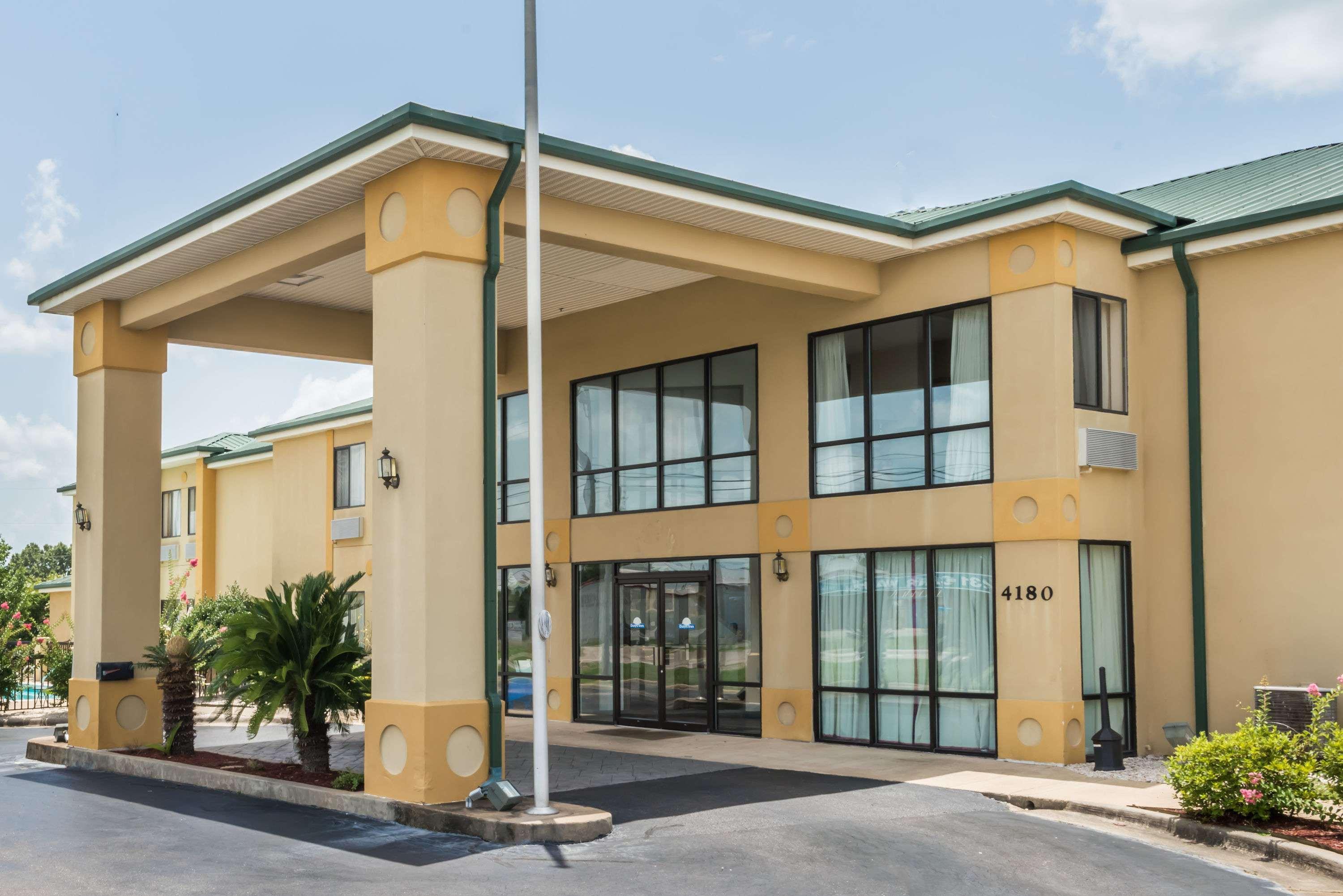 Days Inn By Wyndham Montgomery Zewnętrze zdjęcie
