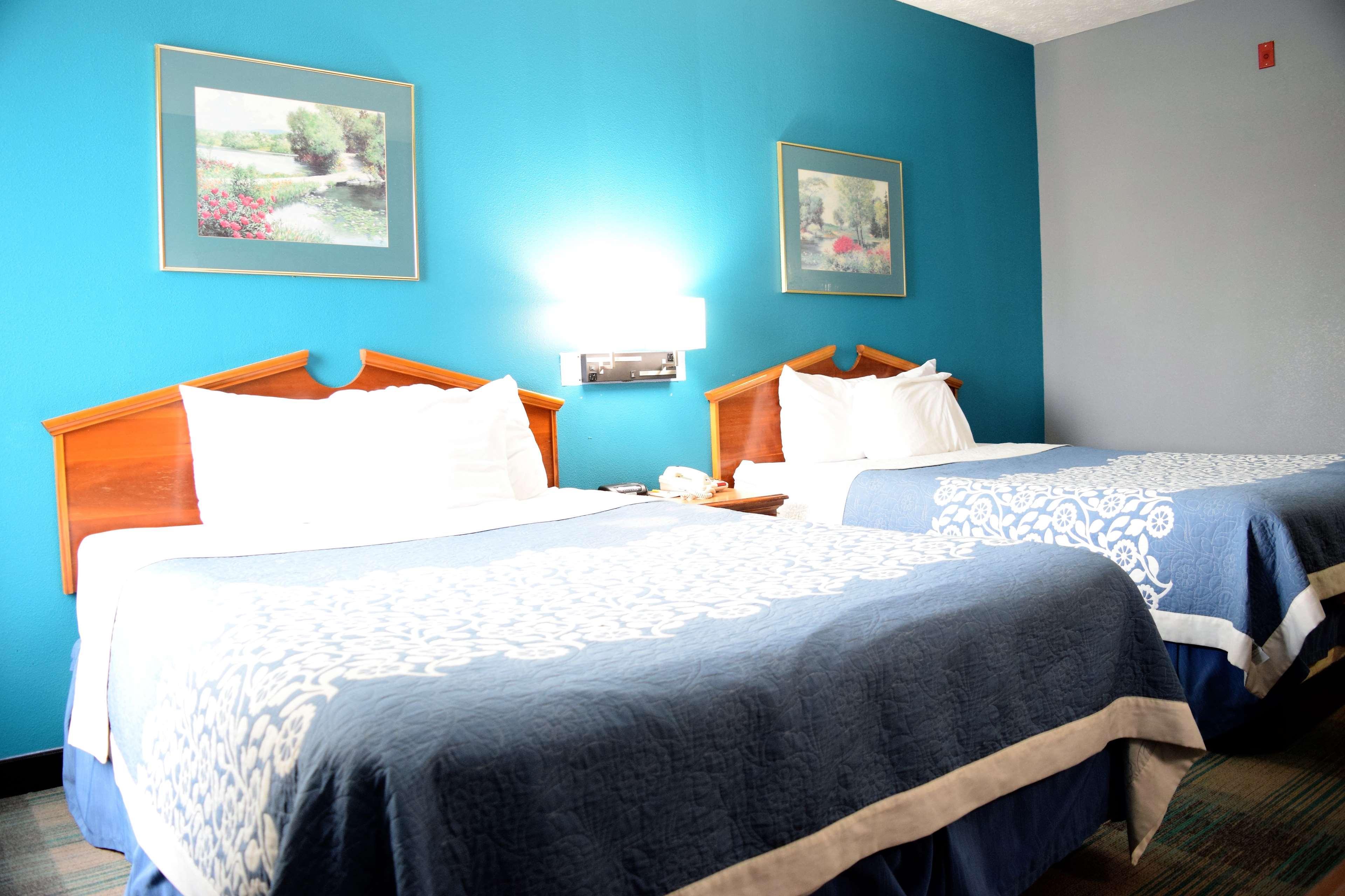 Days Inn By Wyndham Montgomery Zewnętrze zdjęcie