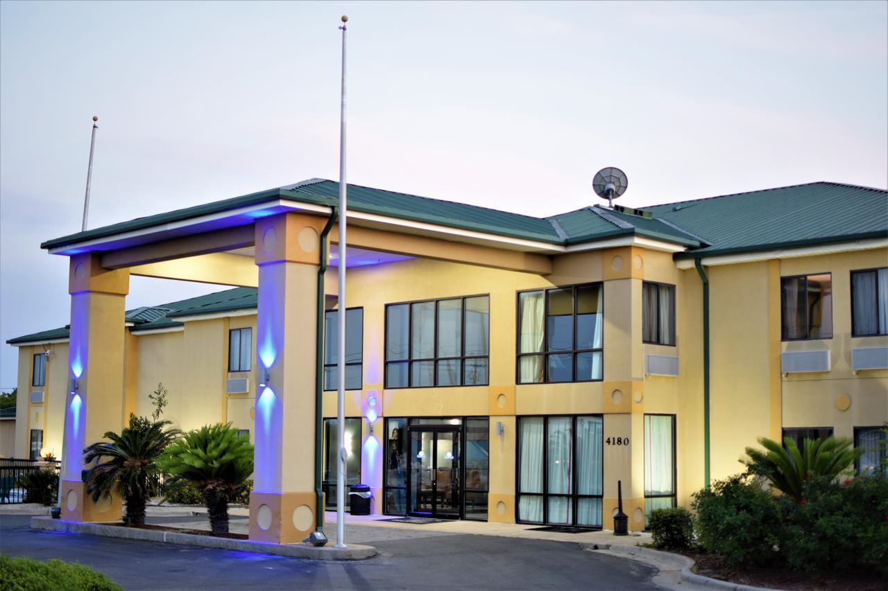 Days Inn By Wyndham Montgomery Zewnętrze zdjęcie