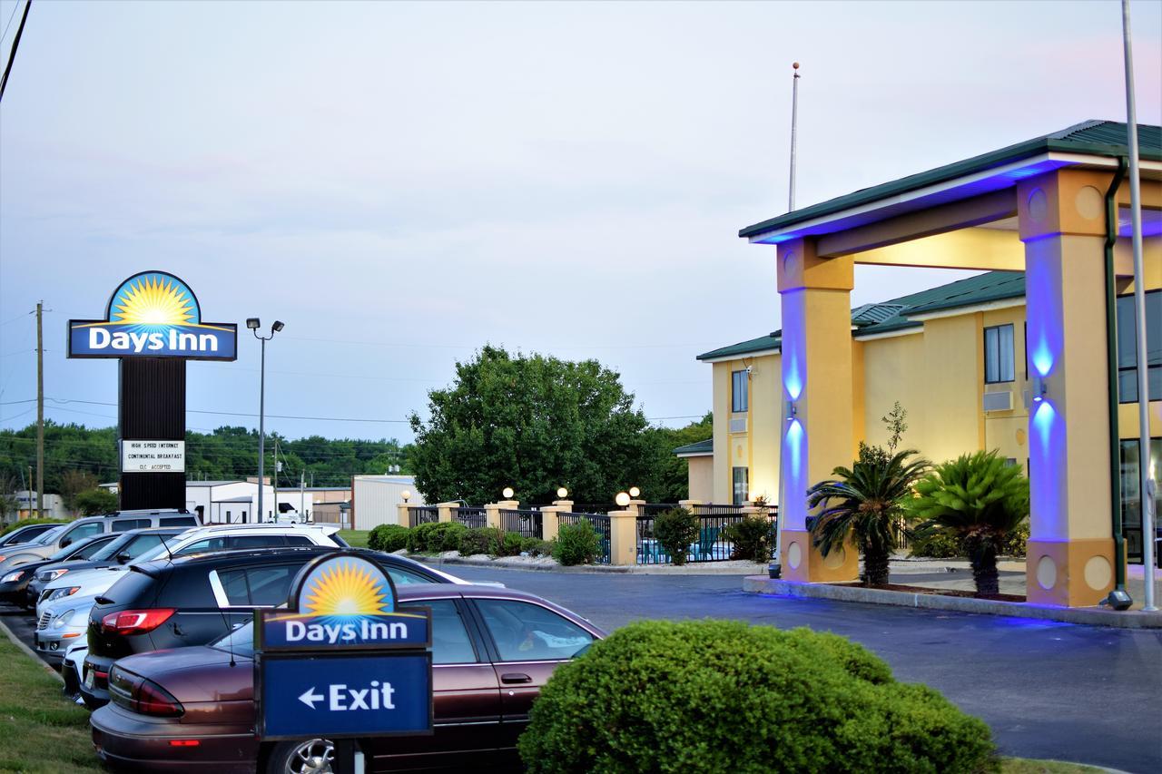 Days Inn By Wyndham Montgomery Zewnętrze zdjęcie