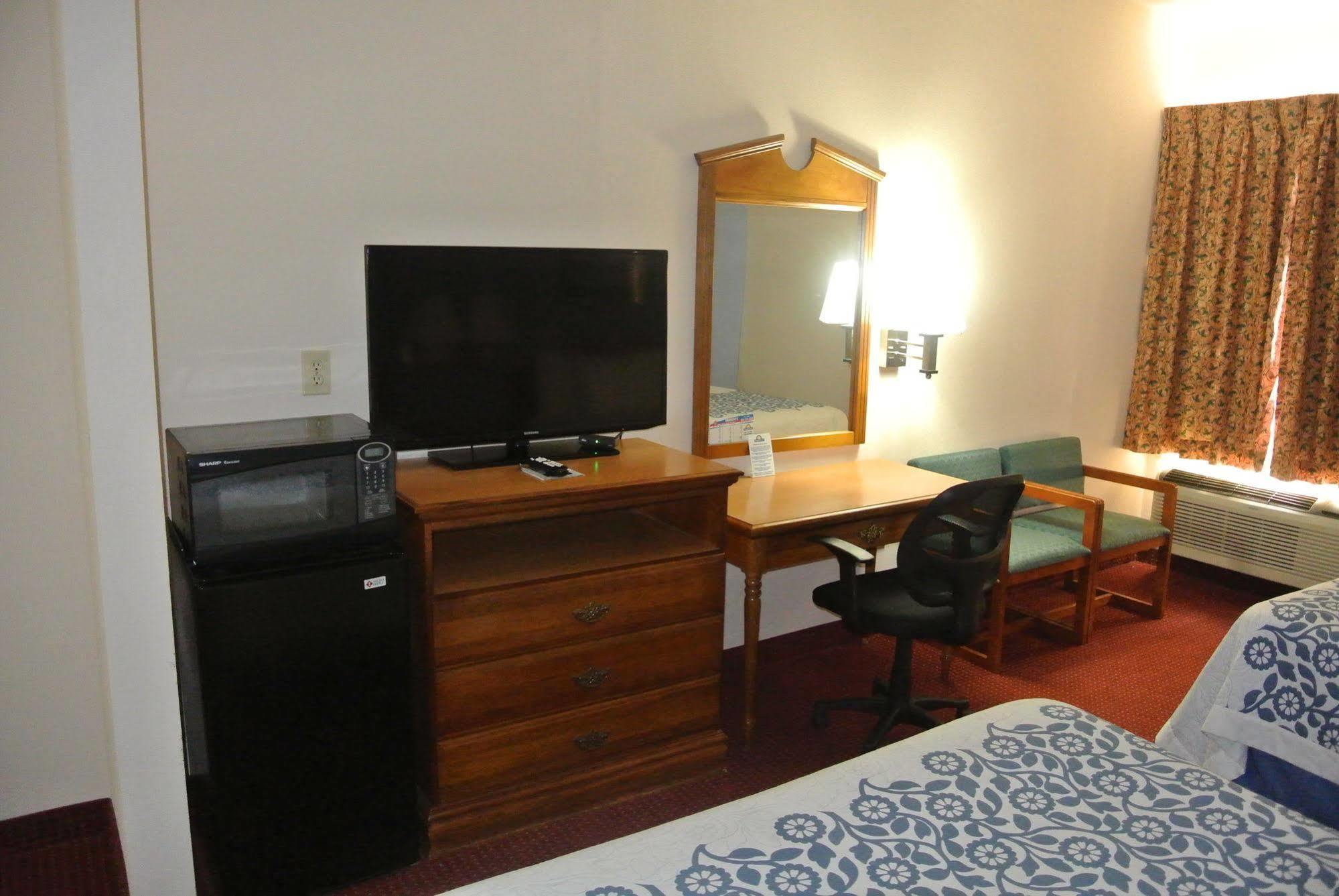 Days Inn By Wyndham Montgomery Zewnętrze zdjęcie