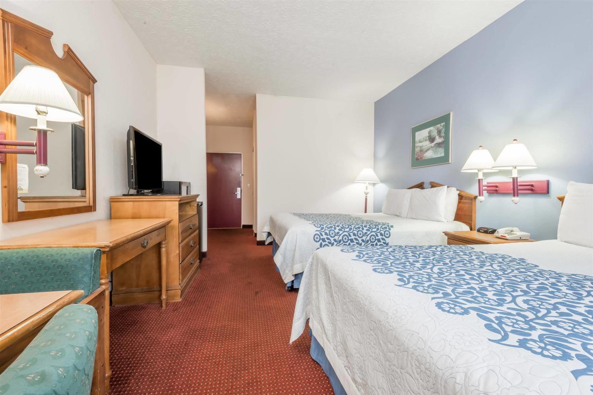 Days Inn By Wyndham Montgomery Zewnętrze zdjęcie