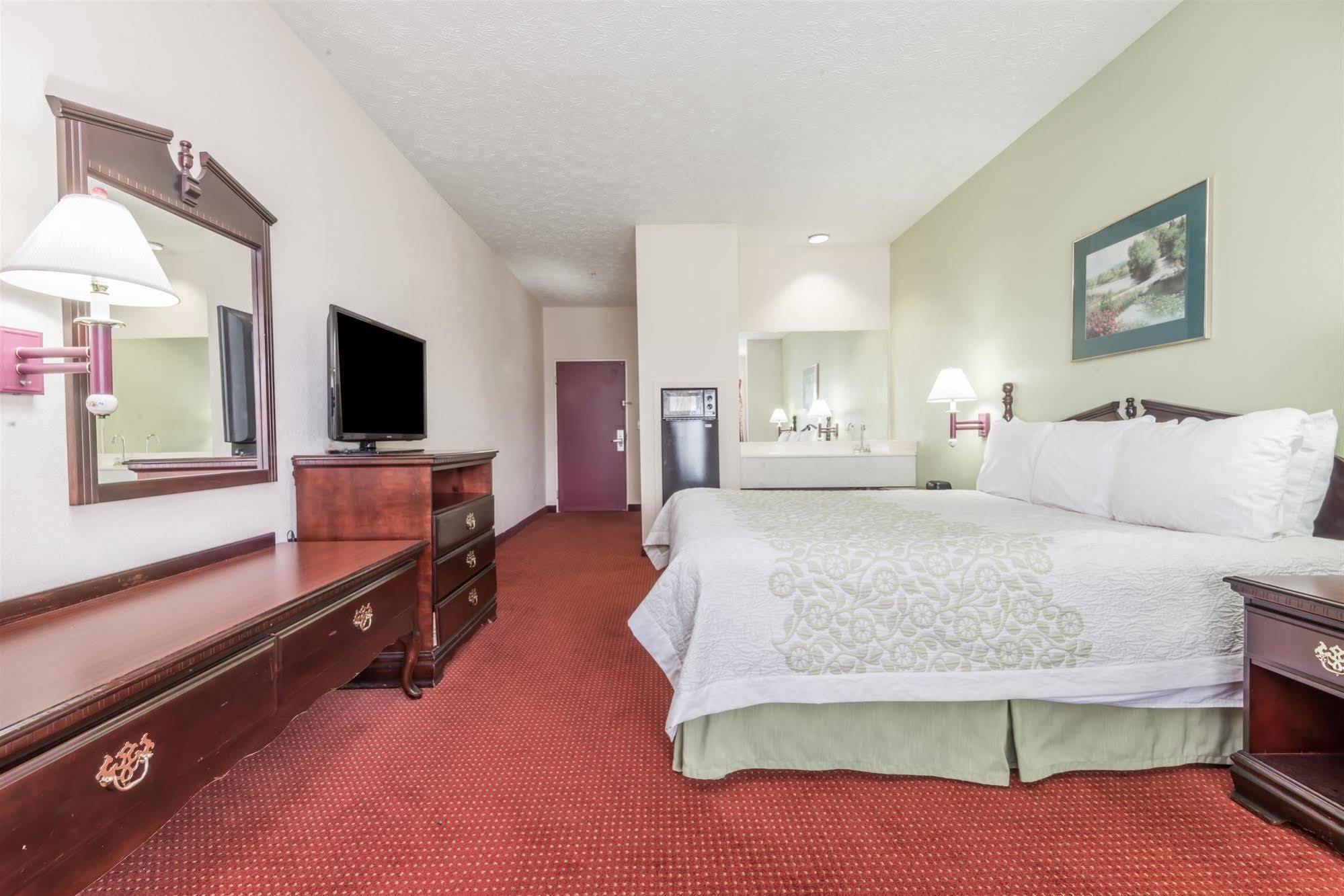 Days Inn By Wyndham Montgomery Zewnętrze zdjęcie