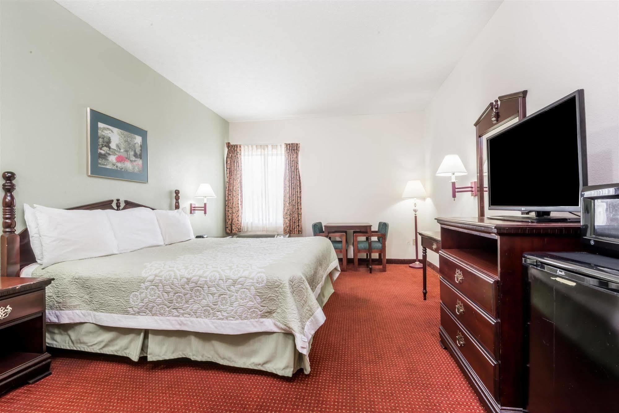 Days Inn By Wyndham Montgomery Zewnętrze zdjęcie