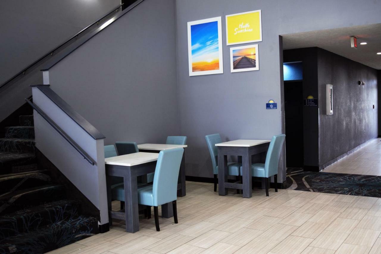 Days Inn By Wyndham Montgomery Zewnętrze zdjęcie
